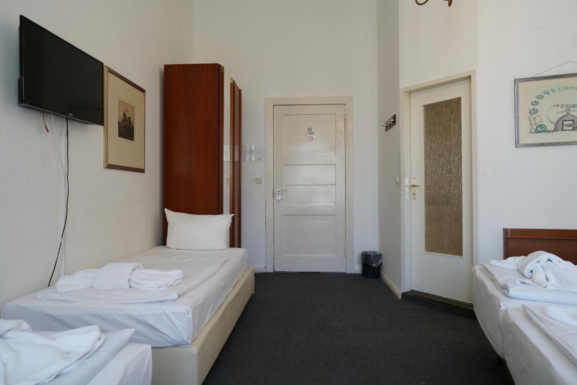 Hotel Pension Xantener Eck Berlín Exterior foto