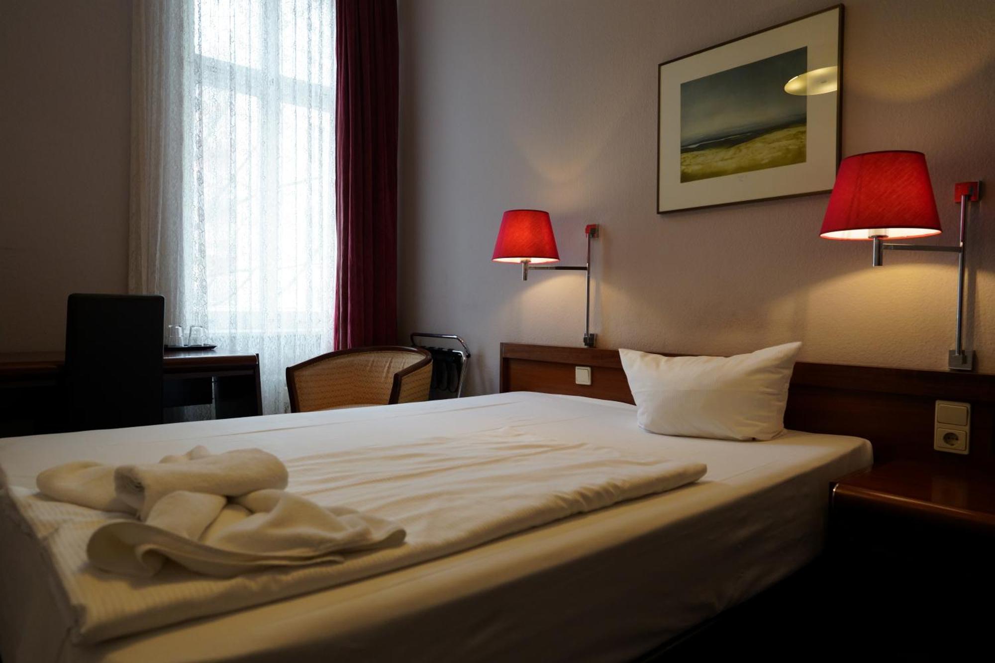 Hotel Pension Xantener Eck Berlín Exterior foto